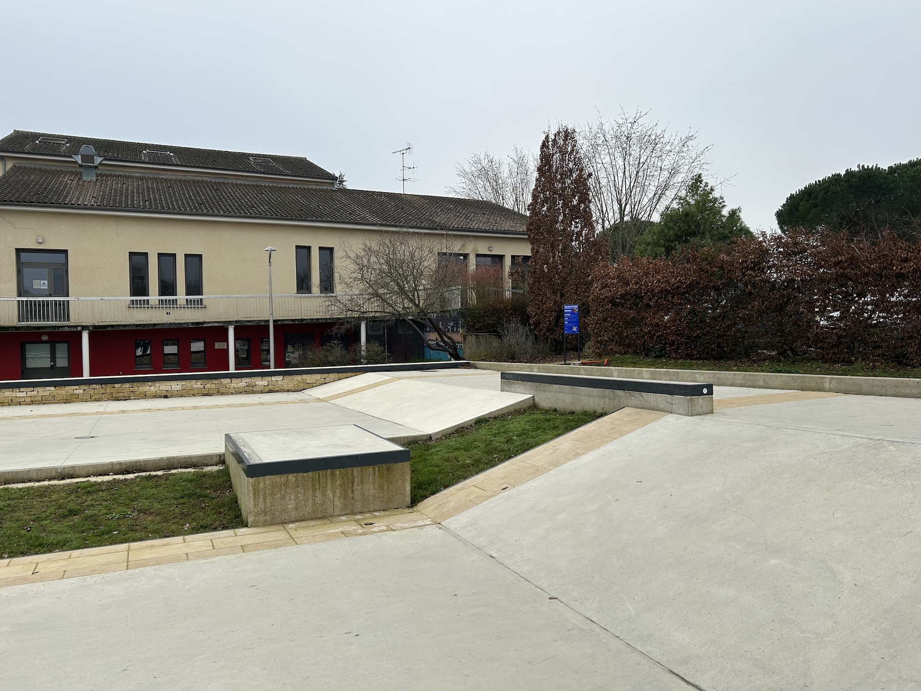 Fontaine-le-Comte skatepark